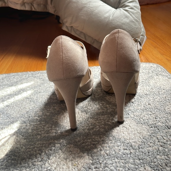 Closed Toe heels - Picture 5 of 7